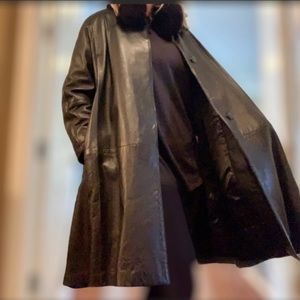 🥰Elegant Leather swing coat with fox collar MARVIN RICHARDS